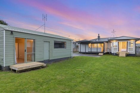 Photo of property in 18 Russell Avenue, Pukekohe, 2120