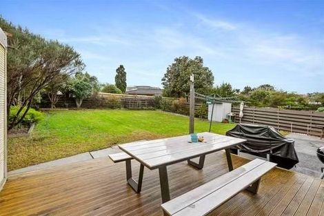 Photo of property in 24 Laura Street, Kelston, Auckland, 0602