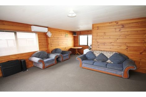 Photo of property in 2/32 Great South Road, Papakura, 2110