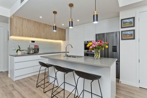 Photo of property in 8 Windlass Street, Long Bay, Auckland, 0630