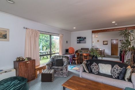 Photo of property in 140 Arawhata Road, Paraparaumu, 5032