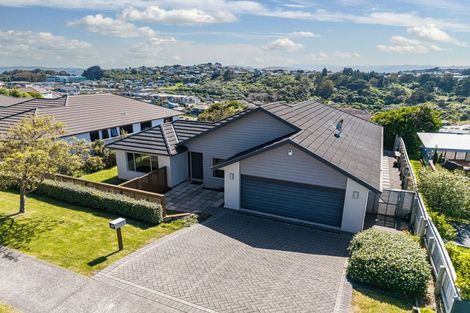 Photo of property in 19 Tongariro Drive, Aotea, Porirua, 5024