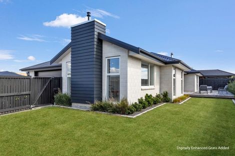 Photo of property in 1 Corsica Court, Fitzherbert, Palmerston North, 4410