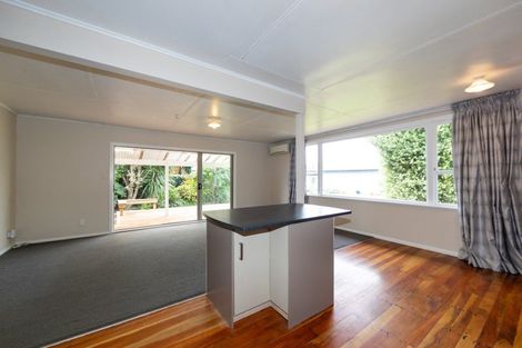 Photo of property in 16 Lipscombe Crescent, Havelock North, 4130
