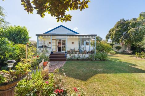 Photo of property in 136 Russell Street, Palmerston North, 4414
