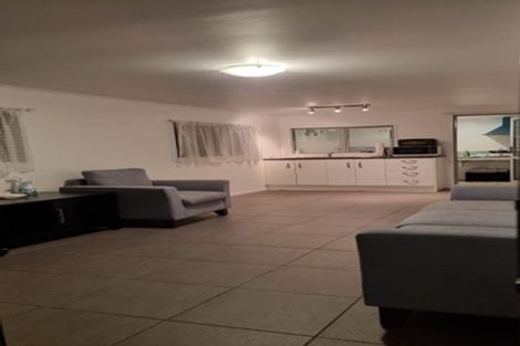 Photo of property in 237 Sunset Road, Sunnynook, Auckland, 0632