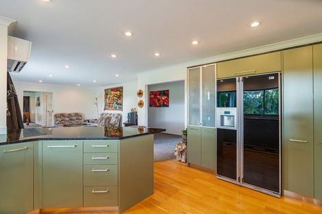 Photo of property in 88 Boord Crescent, Kumeu, 0891