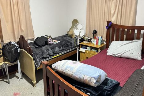 Photo of property in 72 Peach Road, Glenfield, Auckland, 0629