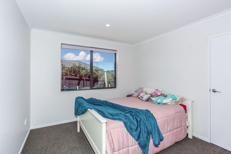 Photo of property in 16 Lippiatt Crescent, Pokeno, 2402