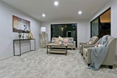 Photo of property in 158b East Coast Road, Forrest Hill, Auckland, 0620