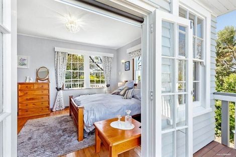 Photo of property in 103 Luckens Road, West Harbour, Auckland, 0618