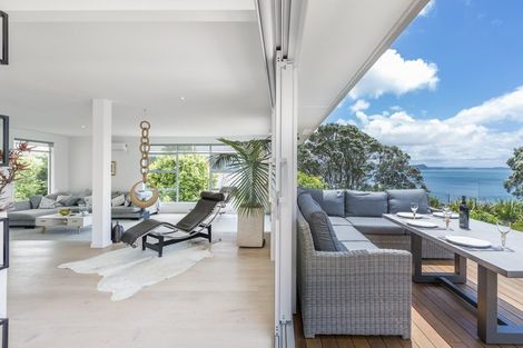 Photo of property in 12 Elgin Place, Red Beach, 0932