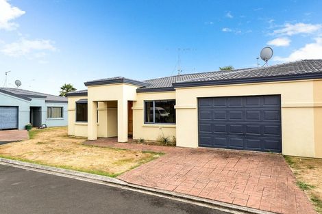 Photo of property in 13 Sudbury Court, Rototuna North, Hamilton, 3210