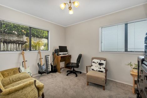 Photo of property in 12a Raymond Street, Point Chevalier, Auckland, 1022