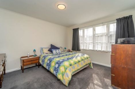 Photo of property in 2 Kent Street, Carterton, 5713