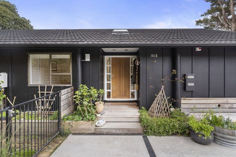 Photo of property in 2/106 Island Bay Road, Beach Haven, Auckland, 0626