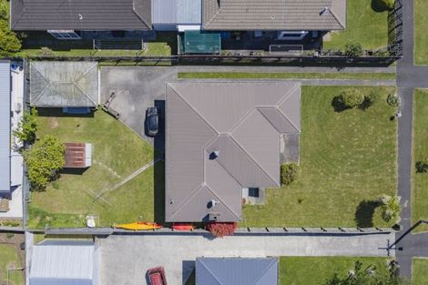 Photo of property in 24 Oxford Street, Fairfield, Hamilton, 3214