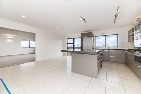 Photo of property in 9 White Heron Drive, Massey, Auckland, 0614