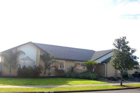 Photo of property in 6 Moyrus Crescent, East Tamaki Heights, Auckland, 2016