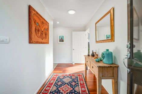 Photo of property in 14 Seamount Drive, Red Beach, 0932