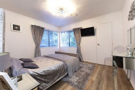 Photo of property in 422 Scenic Drive, Waiatarua, Auckland, 0612