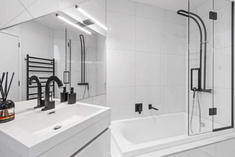 Photo of property in 2/36 Edgeware Road, St Albans, Christchurch, 8014