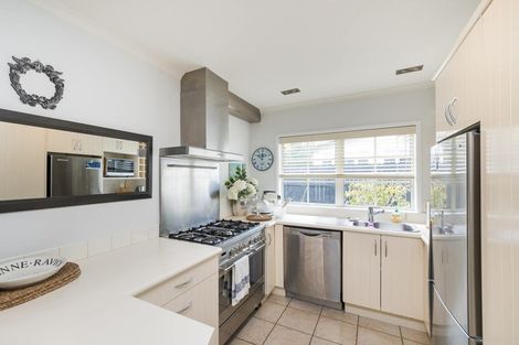 Photo of property in 28 Union Street, Hokowhitu, Palmerston North, 4410