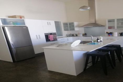 Photo of property in 4/25 Home Street, Mount Victoria, Wellington, 6011