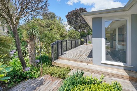 Photo of property in 17 Joyce Crescent, Ilam, Christchurch, 8041