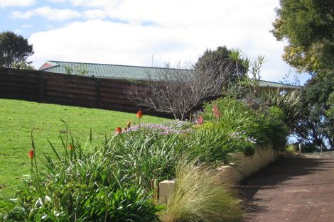 Photo of property in 28 Rewa Place, Russell, 0202