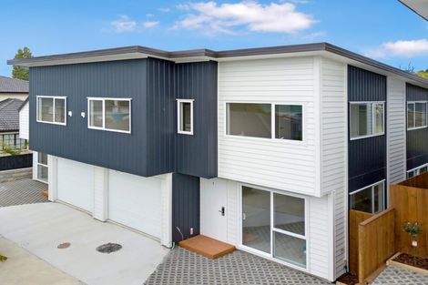 Photo of property in 4035f Great North Road, Glen Eden, Auckland, 0602