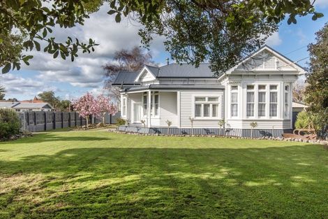 Photo of property in 2 Manila Street, Dannevirke, 4930