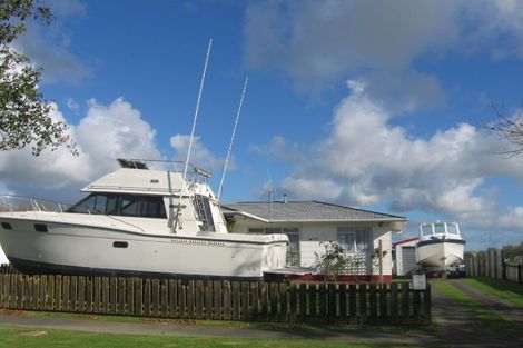 Photo of property in 42 Cascade Crescent, Westbrook, Palmerston North, 4412