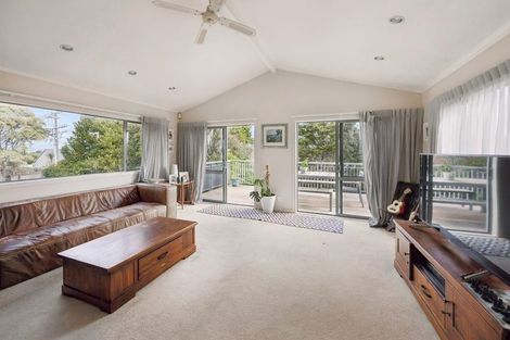 Photo of property in 3 Grendon Road, Titirangi, Auckland, 0604