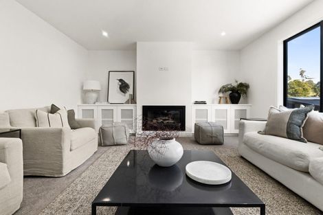 Photo of property in 17 Taruna Place, Havelock North, 4130