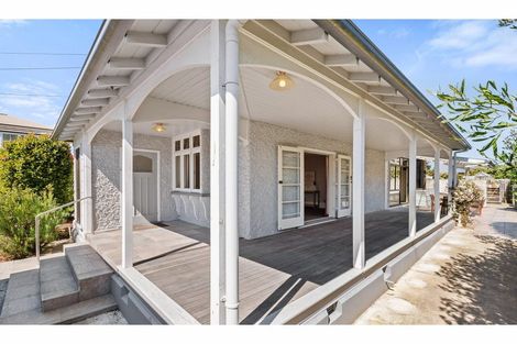 Photo of property in 90 Opawa Road, Opawa, Christchurch, 8023