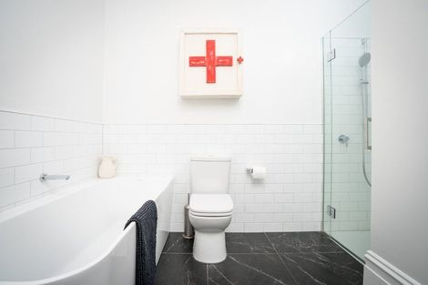 Photo of property in 18 Austin Street, Mount Victoria, Wellington, 6011