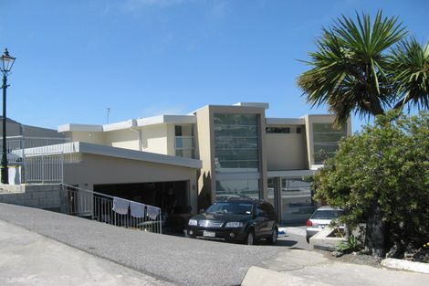 Photo of property in 8 Defender Lane, Redcliffs, Christchurch, 8081