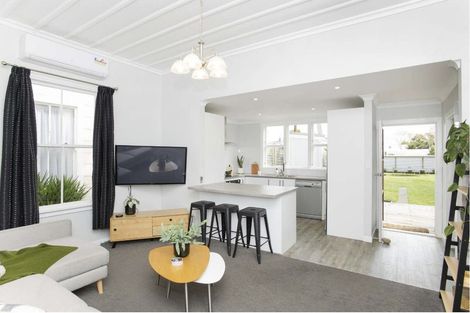 Photo of property in 43 Disraeli Street, Gisborne, 4010