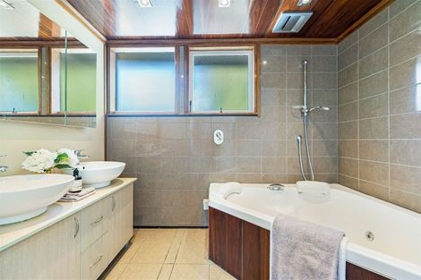 Photo of property in 16 Chorley Avenue, Massey, Auckland, 0614