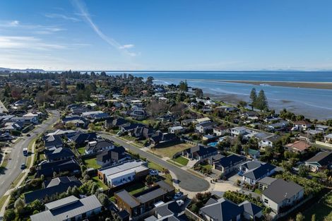 Photo of property in 15 Puketutu Grove, Motueka, 7120