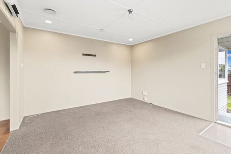 Photo of property in 73 Pohutukawa Place, Bell Block, New Plymouth, 4312
