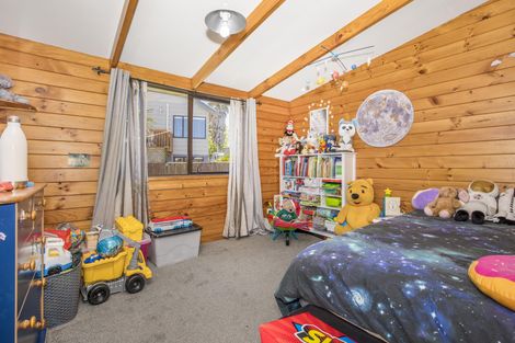 Photo of property in 2/11 Dalmahoy Place, Wattle Downs, Auckland, 2103