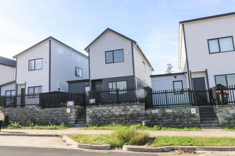 Photo of property in 21 Farranfore Road, Opaheke, Papakura, 2113