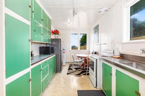 Photo of property in 15 Northumberland Street, Cannons Creek, Porirua, 5024