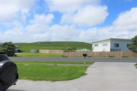 Photo of property in 7 Sunset Drive, Baylys Beach, Dargaville, 0377