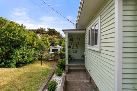 Photo of property in 16 Waru Street, Khandallah, Wellington, 6035