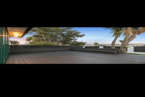 Photo of property in 10 Romney Place, Manurewa, Auckland, 2102