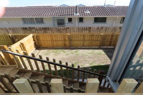 Photo of property in 3/246 Marine Parade, New Brighton, Christchurch, 8061