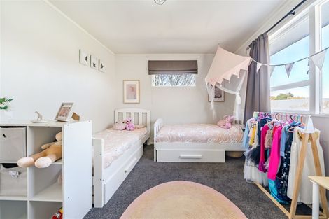 Photo of property in 1 Riverlea Way, Totara Park, Upper Hutt, 5018